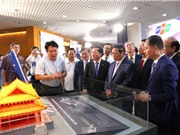 Thủ tướng thăm triển lãm thành tựu khoa học, công nghệ và đổi mới sáng tạo 