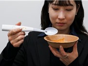 Nhật Bản ra mắt chiếc thìa giúp tăng vị mặn của thức ăn