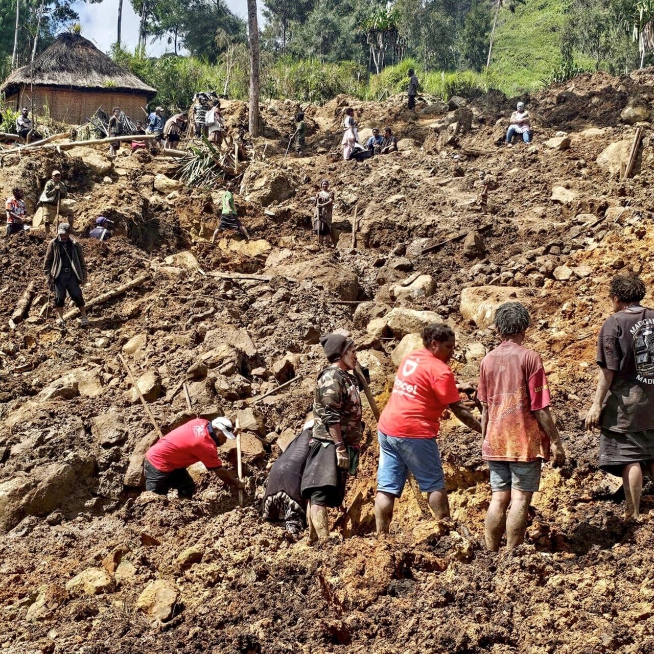 In Papua New Guinea, tribal wars hamper recovery from deadly landslide