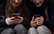 Lielbritānijas parlamenta komiteja rosina aizliegt viedtālruņus bērniem līdz 16 gadu vecumam
