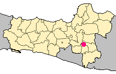 ジャワ島中部ジャワ州内のスラカルタの位置の位置図