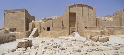 Chapelles de la cour du Heb-Sed du complexe funéraire de Djéser à Saqqarah (début de la IIIe dynastie).