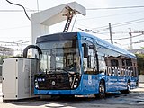 Electric buses replenish their energy reserves within 6 to 10 minutes using ultra-fast charging stations at terminal stops.