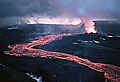 1984'te İzlanda, Krafla'da bir yarık patlaması sırasında lav akışı