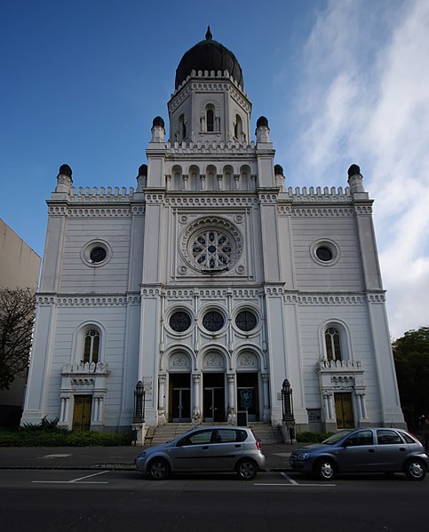 File:Kecskemet Hungary Synagogue.jpg