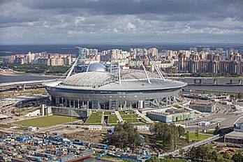 Estádio Krestovsky, também conhecido como "Arena Zenit", em São Petersburgo, Rússia. (definição 7 188 × 4 792)