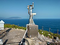 香港天文台在炮位上安裝的氣象監察攝影機。