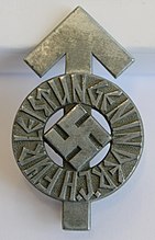 Tiwaz- bzw. Tyr-Rune auf Leistungsabzeichen der Hitlerjugend in Silber - ab 1934 verliehen