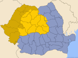 Transilvania nổi bật trên bản đồ România, với ranh giới các quận. Các khu vực màu vàng sáng tương ứng với lãnh thổ lõi của Voivodeship. Các vùng được đánh dấu màu vàng tối, tương ứng với Maramureş, Crişana Rumani và Banat Rumani, đôi khi được coi là một phần của Transilvania
