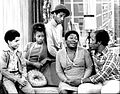 La série La Famille Ewans, 1974-1979, avec Esther Rolle et John Amos.