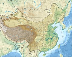 Mapa konturowa Chin, na dole nieco na prawo znajduje się punkt z opisem „miejsce bitwy”