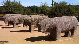 Toros de Guisando, escultures prerromanes en Carpetania (centru d'España).