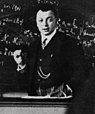 Wolfgang Pauli bei einer Vorlesung in den 1920er Jahren