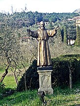 Scultura di Padre Pio a Villa di Galceto, Montemurlo