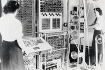 מחשב הקולוסוס הבריטי שימש את מפענחי הצפנים הבריטיים בקריאת הודעות מוצפנות של הגרמנים במהלך מלחמת העולם השנייה