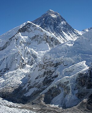 Pogled na Mount Everest s planine Kala Patthar