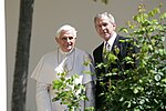 Benedictus XVI tillsammans med USA:s 43:e president George W. Bush.