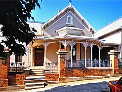 Overpark house (1884) sur Loop Street.