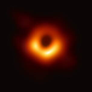 Imagem de Rádiotelescópio do buraco negro Pōwehi localizado na galáxia Messier 87