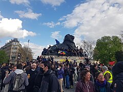 Manifestants à Denfert Rochereau (Paris).