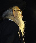 Religiöser Jude mit Bart und Payot hinter dem Ohr angelegt