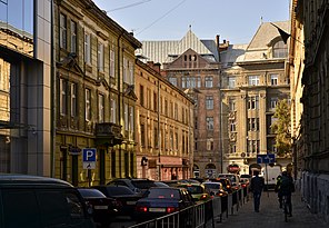 Вигляд на вулицю Шухевича з боку вулиці Франка