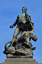 "Pour le drapeau", statue allégorique du monument aux morts dédié aux enfants de Loire-Inférieure tombés lors la Guerre de 1870 (sculpture de Georges Bareau) - Place Duchesse-Anne, Nantes