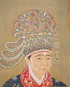 Empress of Yingzong wearing pearl huadian.
