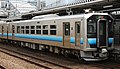 位于秋田站与津轻线同型的GV-E400系柴聯車。
