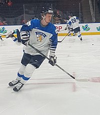 Roby Järventie alle 20-vuotiaiden MM-finaaliottelussa Kanadaa vastaan vuonna 2022.