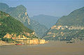 Bendungan tiga ngarai di sungai Yangtze dari kejauhan