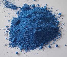 Albastru de cobalt. Cobaltul a fost folosit de secole pentru a colora sticla și ceramica; a fost folosit pentru a face vitralii albastre în catedrale gotice și porțelan chinezesc începând din dinastia T'ang. În 1799, chimistul francez Louis Jacques Thénard a realizat un pigment sintetic albastru de cobalt care a devenit foarte popular în rândul pictorilor.