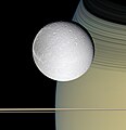 Ke-42 Dione dan Saturnus
