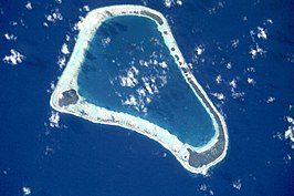 Satellietfoto van het atol Hereheretue