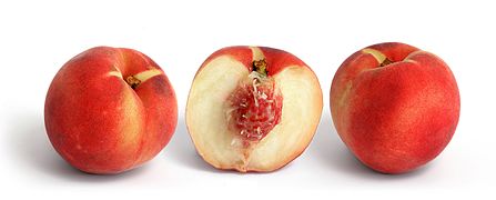File:White peach and cross section edit.jpg (2010-07-30)