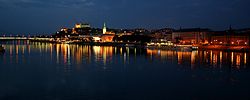 Bratislavas vecpilsēta naktī