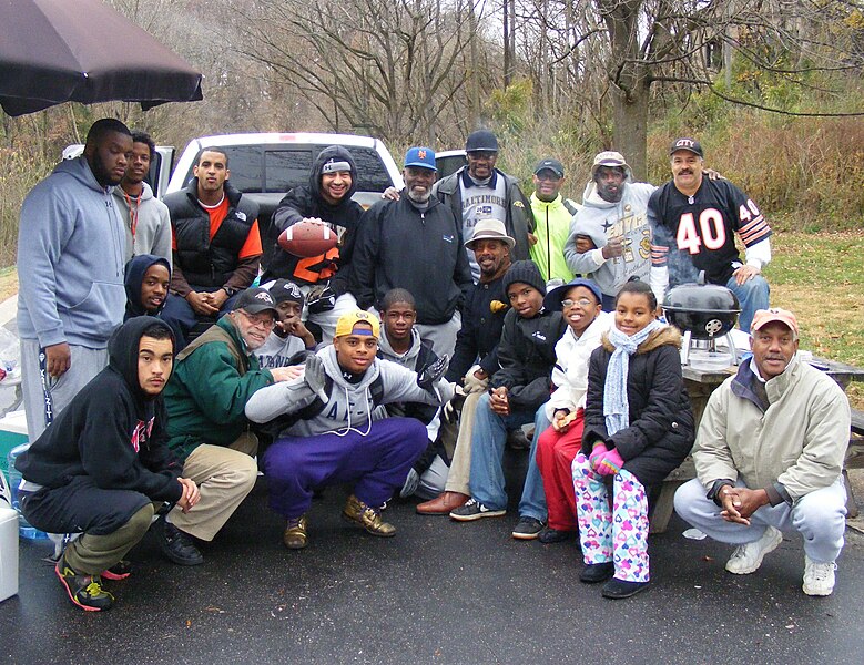 File:Participants in the 'Turkey Bowl' (Thanksgiving morning, 2010, Herring Run Park, Baltimore).jpg