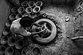 31. Fazekas munka közben, Banshkhali településen. A helyiek évtizedek óta ápolnak fazekas hagyományokat (néhány kilométerre Csittagong városától, Banglades) (javítás)/(csere)
