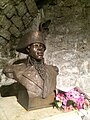Buste de Toussaint Louverture au fort de Joux, offert par Haïti à l'occasion du bicentenaire de sa mort.