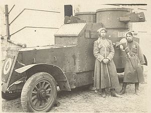 Гайдамаки біля панцерника «Швидкий», 1918 рік