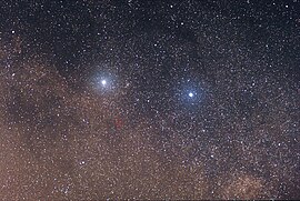 ケンタウルス座の2つの1等星。右がβ星。