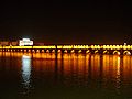 Most 33 oblouků (v noci)