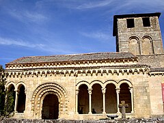 Galería de laiglesia de San Miguel de Sotosalbos (Segovia)