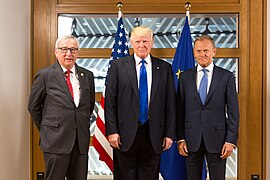 Donald Tusk și Jean-Claude Juncker cu președintele american Donald Trump, 2017