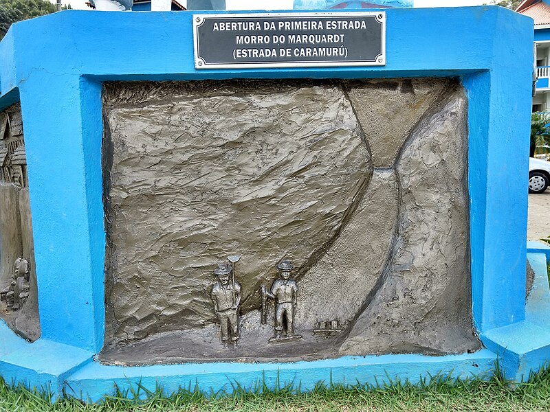 File:Monumento da Imigração Pomerana no ES 04.jpg