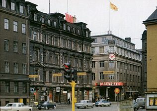 Kv. Snäckan (t.v.) och Sköldpaddan (DN) 1964, sedd från Karduansmakargatan.