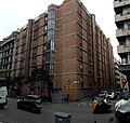 Edifici d'habitatges als carrers de l'Avenir i Muntaner (Barcelona)