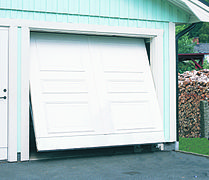 Puerta abatible de garaje
