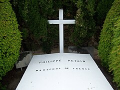 Tombe de Philippe Pétain au cimetière de Port-Joinville