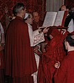 Papa Pio XII impone il galero ad un cardinale